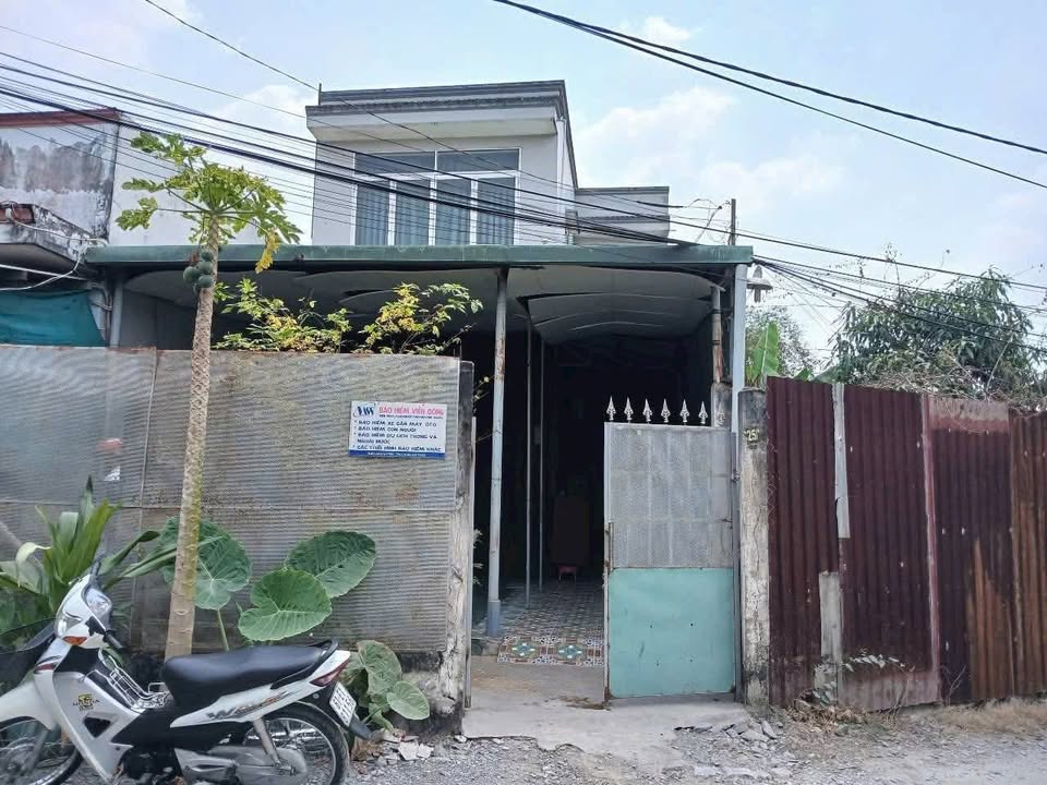 Nhà Hưng Long, Bình Chánh 98.7m² giá 2.3 tỷ - Bán gấp, tặng nhà hoàn công!