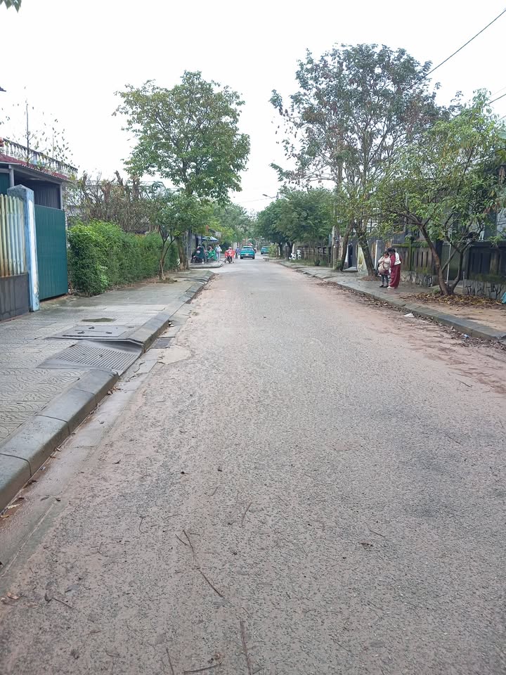 Đất mặt tiền đường Trung Tâm Tứ Hạ, TP Huế 95,3m² giá 1,8 tỷ - Cơ hội đầu tư tuyệt vời!