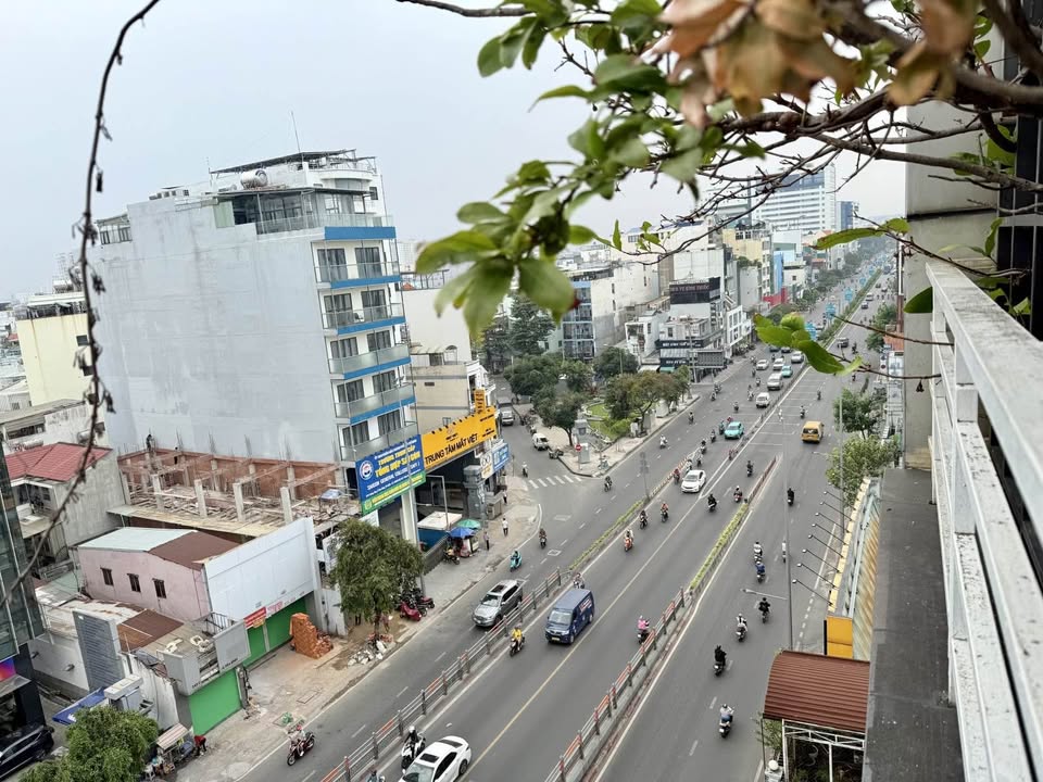 Bán gấp FrontHouse mặt tiền Cộng Hòa Tân Bình 70m² giá chỉ 10.1 tỷ - Giảm ngay 900 triệu!