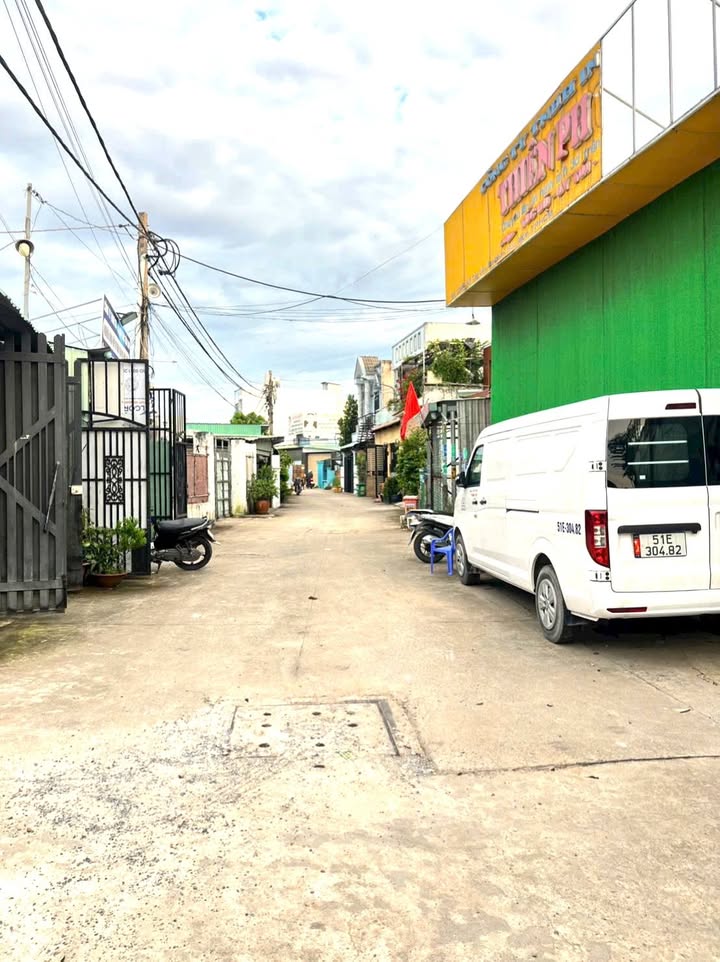 Lô đất 100m² tại xã Bà Điểm, TP.HCM giá 4.5 tỷ - Sổ hồng riêng, xây dựng tự do!