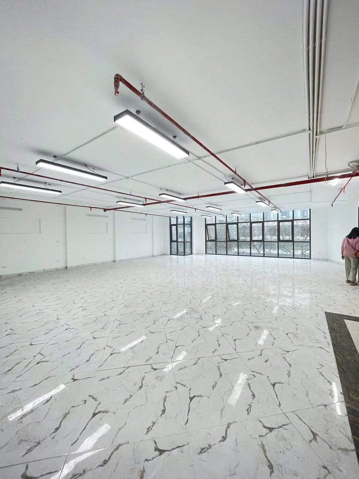 Cho thuê văn phòng tại Vũ Tông Phan, Khương Đình 80m² chỉ 15 triệu - Thiết kế hiện đại, vị trí đắc địa!