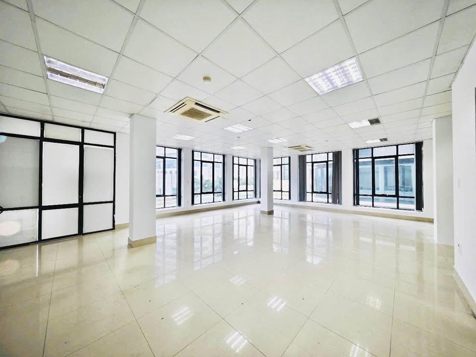 Cho thuê văn phòng Nguyễn Xiển 60m² giá 9 triệu - Full dịch vụ tiện nghi!