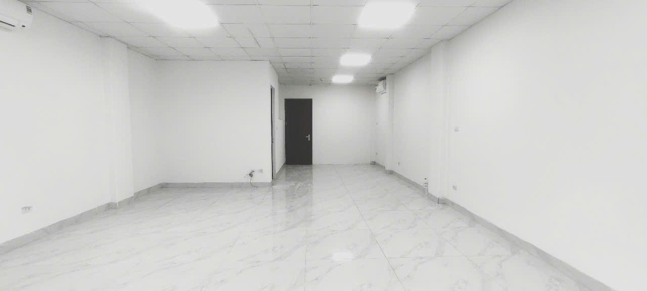 Văn phòng cho thuê tại Nguyễn Xiển, Thanh Xuân 35m² chỉ 6 triệu - Thiết kế hiện đại, tiện nghi!