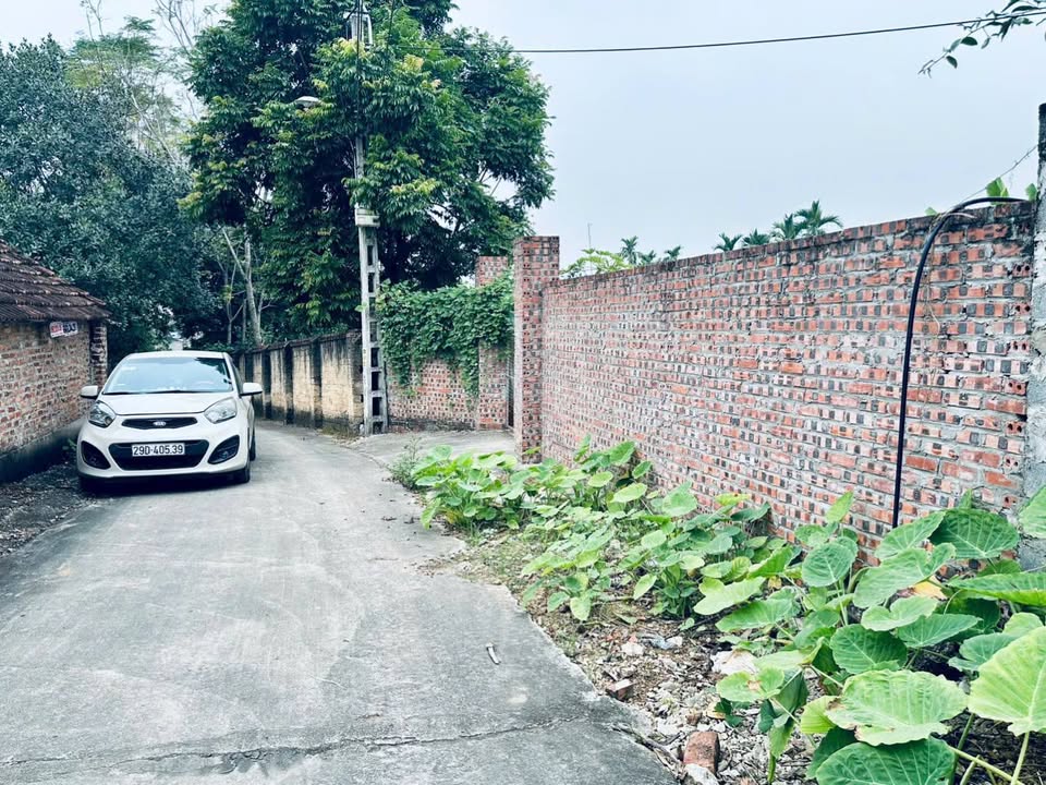 Đất nền Vật Lại, Ba Vì 600m² giá 2 tỷ - Mặt tiền rộng, sẵn nhà ở ngay!