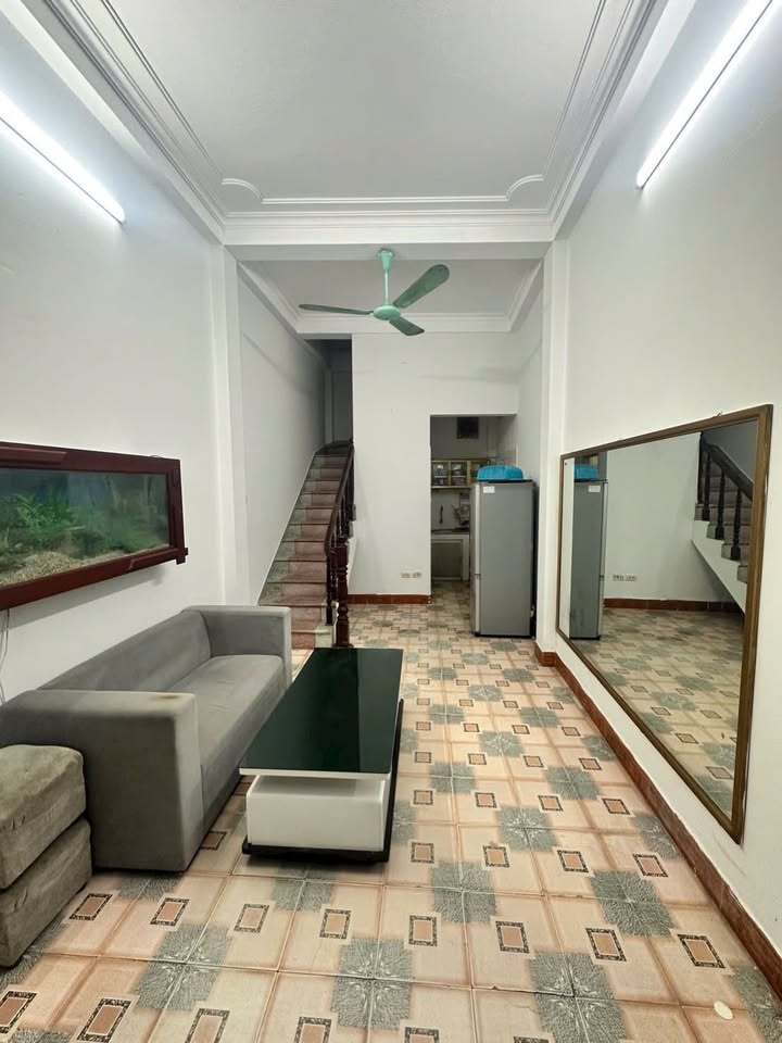 Nhà riêng Đống Đa 23m² giá 5 tỷ - Sổ đỏ riêng, gần Hồ Ba Mẫu