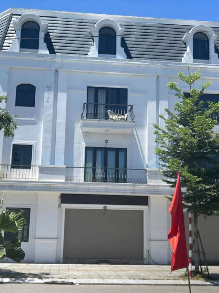 Nhà 4 tầng khu đô thị Aryana, Quảng Hà 126m² - Hướng Đông Nam, đầy đủ nội thất cao cấp!