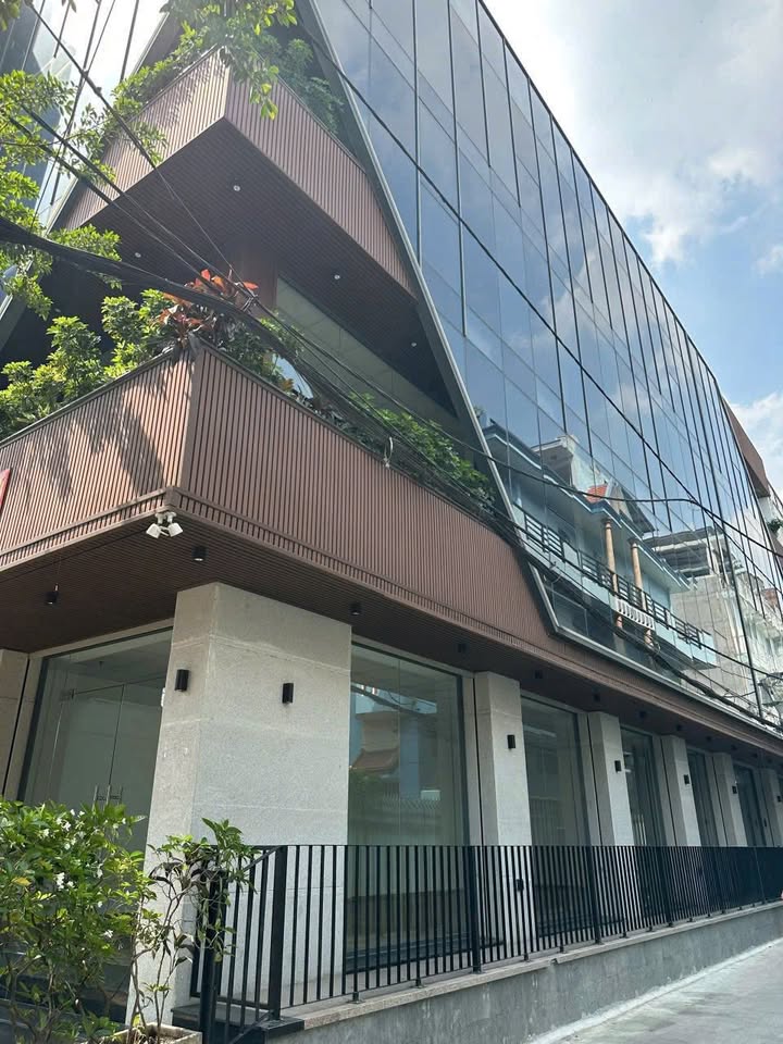 Mặt tiền kinh doanh 170.1m² đường Nguyễn Hữu Tiến giá 36 tỷ - Đầu tư sinh lời ngay!