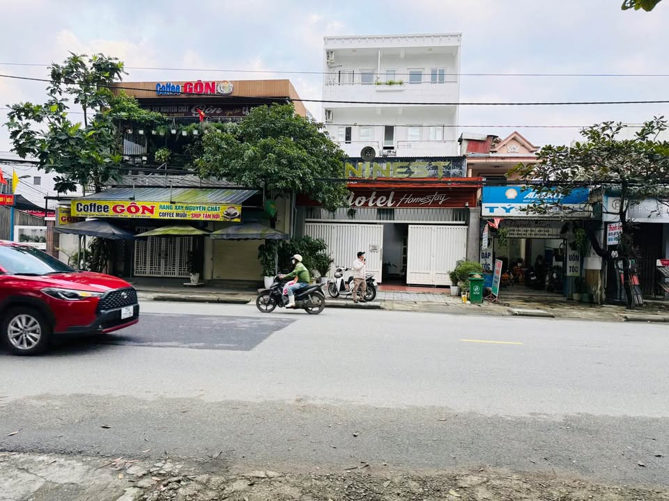 Bán Homestay 4 tầng Mặt Tiền đường Phạm Văn Đồng, 391m², Giá 6.7 tỷ - Cơ hội đầu tư sinh lời!