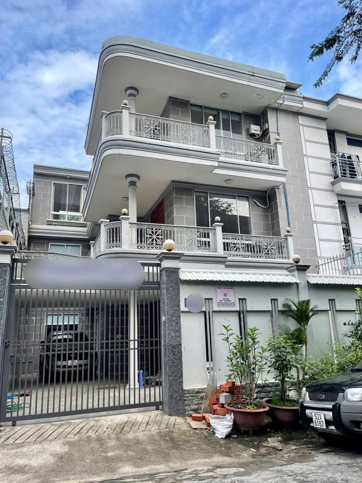 Biệt thự cho thuê Nguyễn Xí Bình Thạnh 180m² giá 40 triệu - Vị trí đắc địa gần rạp phim!