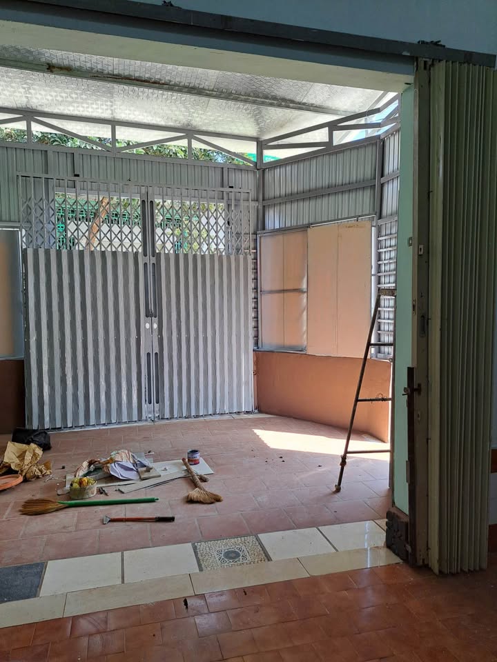 Nhà mặt tiền Đỗ Xuân Hợp, phường Tân Lợi, Buôn Ma Thuột 2PN - Giá chỉ 5 triệu/tháng!