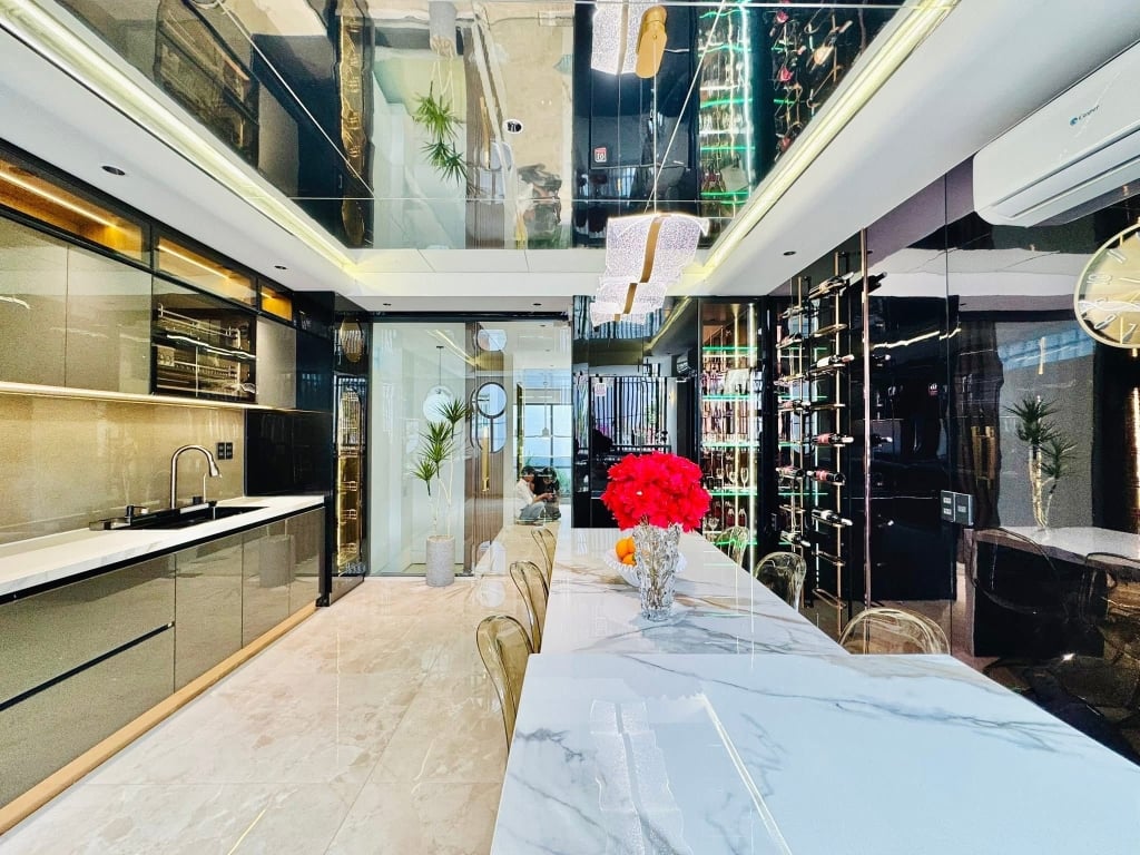 Bán nhà mặt phố Hoàng Như Tiếp Long Biên 90m² giá 37 tỷ - Lô góc kinh doanh sầm uất!