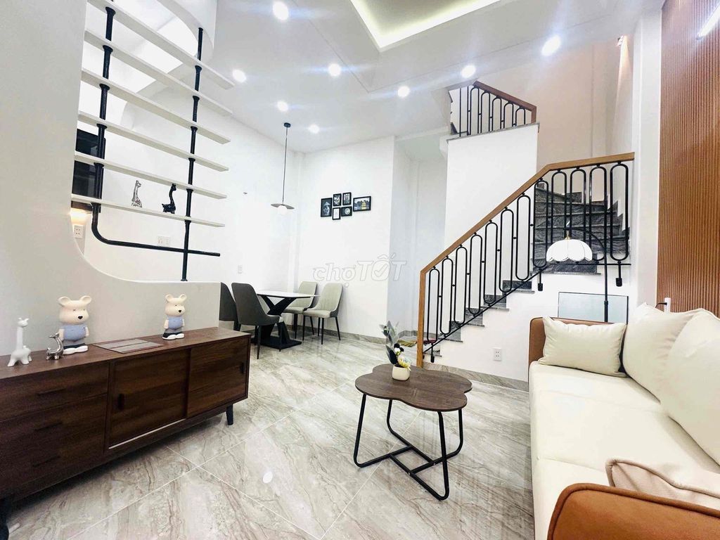 Nhà mới xây 4 tầng hẻm Âu Dương Lân, P.3, Q.8 giá 5.35 tỷ - Sẵn sàng vào ở!