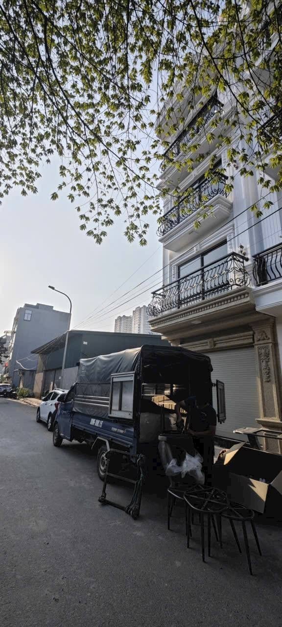 Nhà 5 tầng hiện đại tại Vân Canh, Hoài Đức 42m² giá 14.4 tỷ - Thiết kế sang trọng, thang máy tiện nghi!