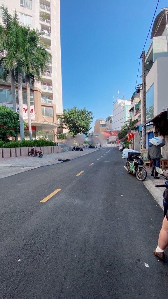 Nhà mặt tiền Nguyễn Văn Nguyễn, Quận 1, 90m² giá 29 tỷ - Đầu tư sinh lời ngay!