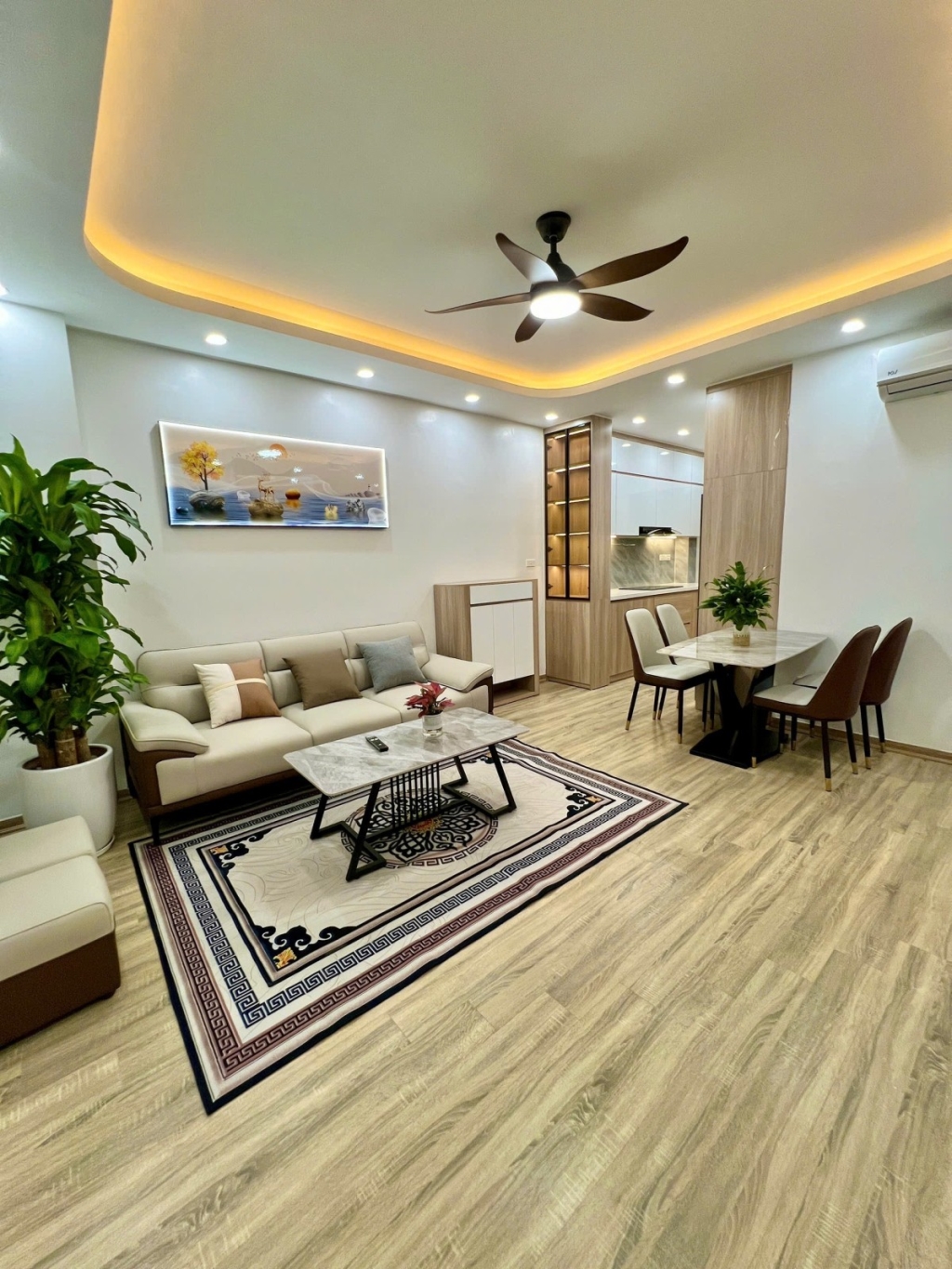 Nhà đẹp Vân Hồ 72m² giá 21.8 tỷ - View Công viên Thống Nhất, thang máy hiện đại!