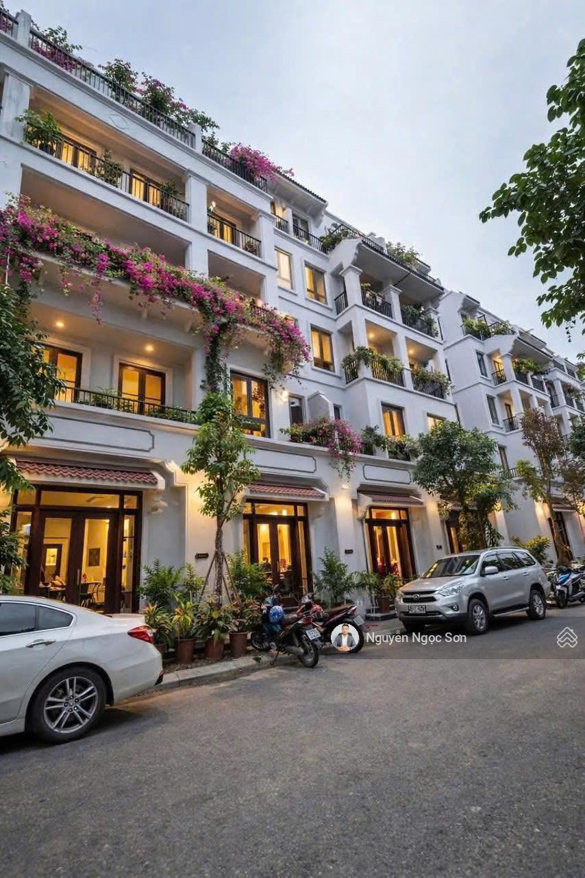 Bán Gấp Căn AD Vinhomes Cổ Loa 63m² giá 18,5 tỷ - Vị trí đẹp, tiện nghi đầy đủ!