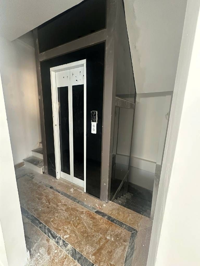 Bán nhà La Phù, Hoài Đức 51m² giá 9.7 tỷ - Lô góc 2 mặt thoáng, thang máy hiện đại!