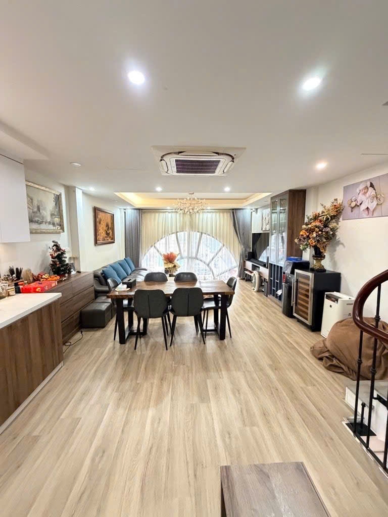 Bán nhà mặt phố Hòe Nhai, Ba Đình 50m² giá 30.3 tỷ - Thiết kế hiện đại, kinh doanh tốt!