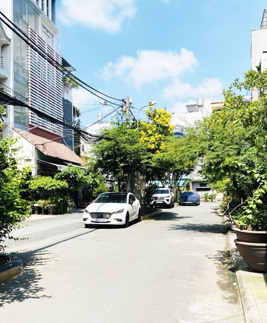 Nhà 3 tầng Lạc Long Quân 50m² giá nhỉnh 9 tỷ - Đường xe hơi 8m thông thoáng!