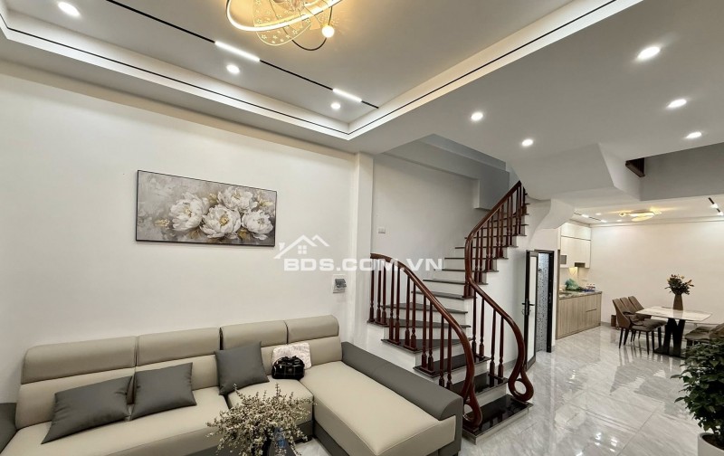 Nhà phân lô ô tô Vũ Tông Phan 38m² giá 11.8 tỷ - Ô tô đỗ tận cửa, kinh doanh thuận lợi!