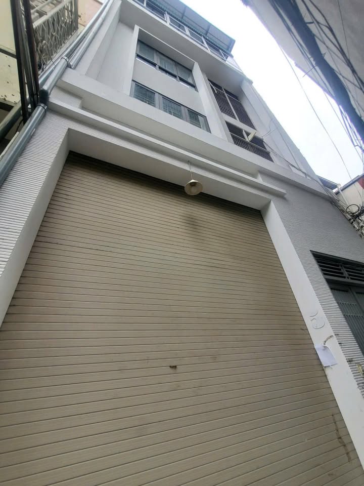 Nhà 5 tầng Bồ Đề, Long Biên 108m² giá 21 tỷ - Ô tô vào nhà, vị trí trung tâm!