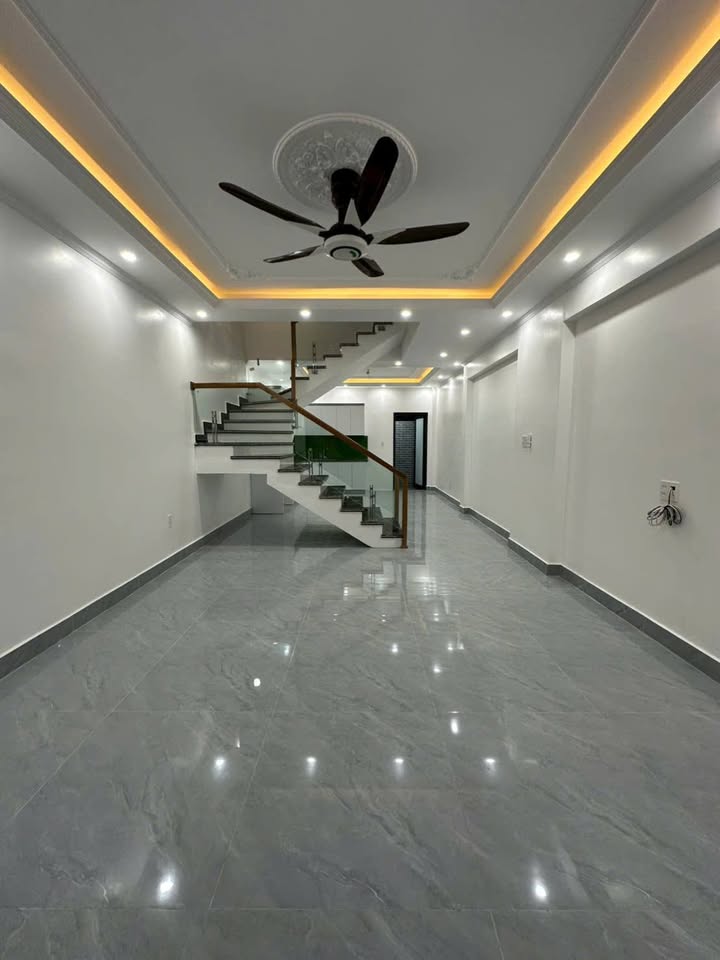 Nhà 3 tầng Nguyễn Lương Bằng, Kiến An 51m² giá 2 tỷ - Ô tô đỗ cửa, sổ đỏ chính chủ!