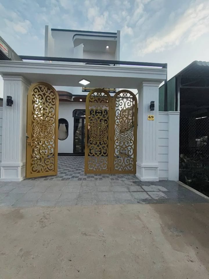 Nhà Lầu MT Trường Chinh Tây Ninh 138m² giá 2.7 tỷ - Tặng nội thất cao cấp!