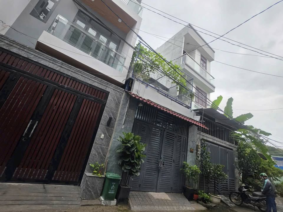 Nhà 1 Trệt 2 Lầu tại Võ Văn Hát, 50.6m² giá chỉ 5.8 tỷ - Chính chủ bán gấp!