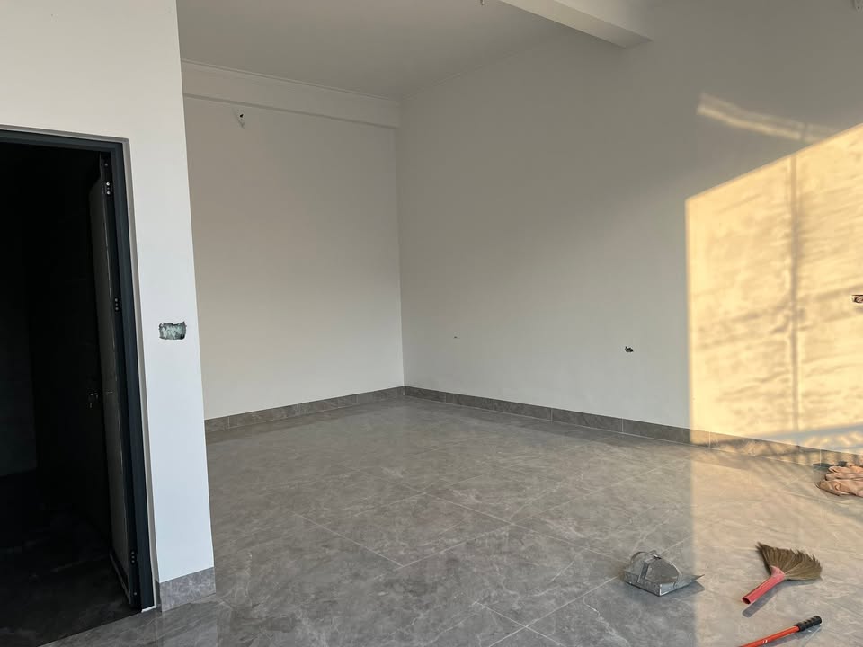 Cho thuê nhà 6 phòng ngủ khép kín tại khu Tùng Bách, Phường Quế Tân - Giá thỏa thuận hấp dẫn!