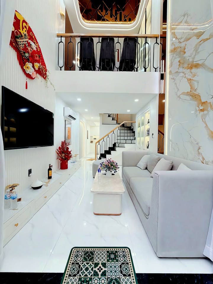 Nhà 5 tầng Phan Xích Long, Phú Nhuận, 120m² giá 8 tỷ - Full nội thất ngay hẻm xe hơi!