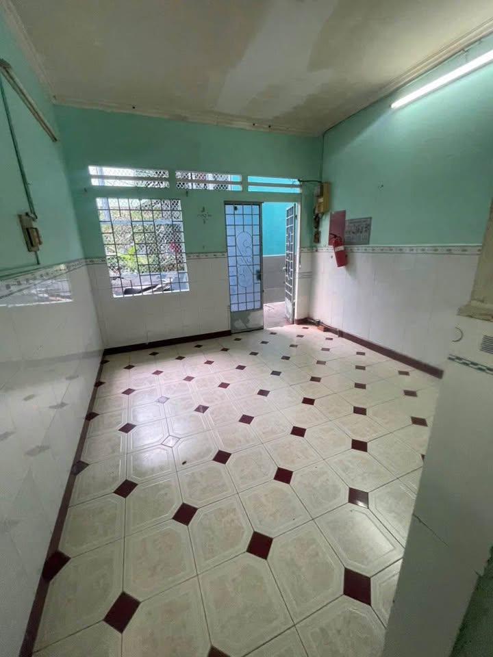 Nhà cho thuê gần chợ Tân Hương, Tân Phú 18m² giá 4.5 triệu - Sẵn sàng vào ở ngay!