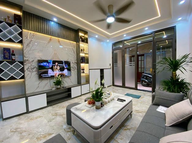 FrontHouse Hoàng Quốc Việt 50m² giá 15 tỷ - Nhà mới, ô tô vào tận nơi!