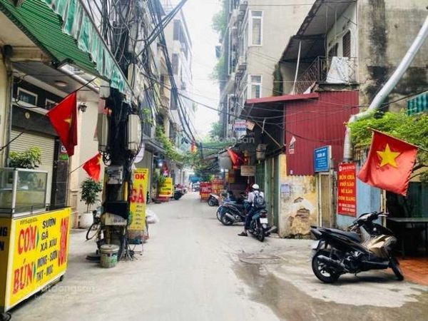 Nhà phố Tôn Thất Tùng 32m² giá 7 tỷ - Full nội thất, ngập tràn ánh sáng!