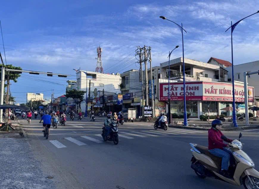 Nhà cho thuê góc 2 mặt tiền đường Cách Mạng Tháng 8 & Lê Phước Thọ, 105m² - Vị trí đắc địa cho kinh doanh!