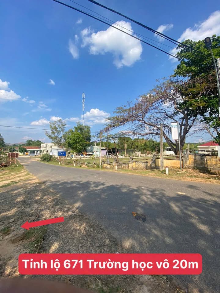 Bán đất trung tâm xã Đăk Rơ Wa 200m² - Vị trí đẹp, kinh doanh thuận lợi!