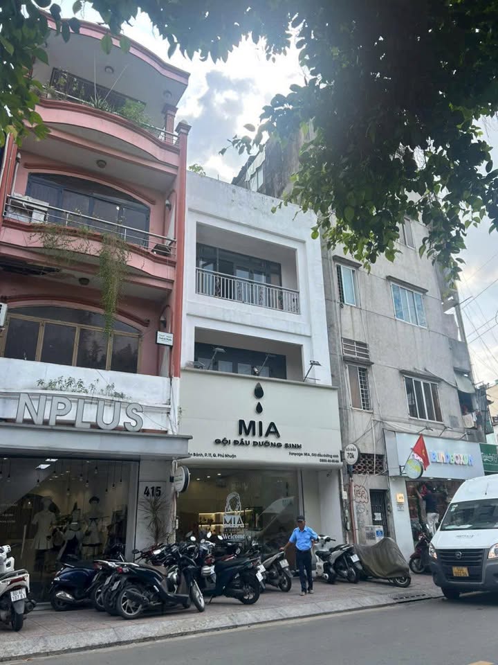 Bán nhà mặt tiền Huỳnh Văn Bánh, Phú Nhuận 64m² giá 25.5 tỷ - Đầu tư sinh lời ngay!