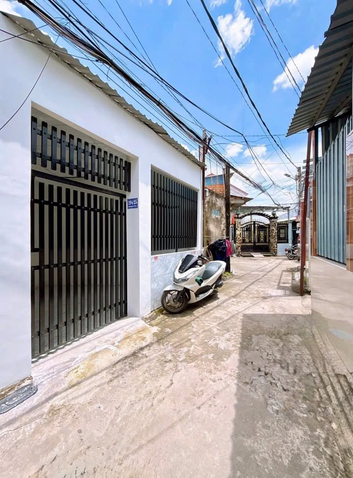 Nhà riêng 75m² CMT.8, Cần Thơ - Giấy hồng hoàn công, giá chỉ 1.8 tỷ!