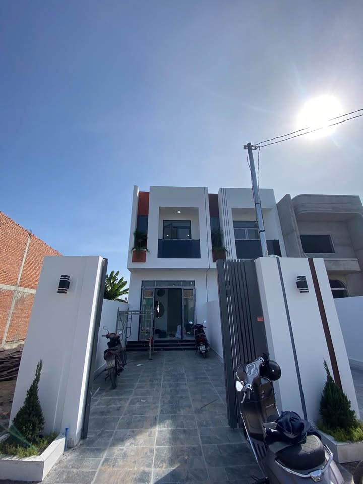 Nhà đẹp xã Thạnh Phú 80m² giá 2 tỷ - Sẵn sàng đón Tết!