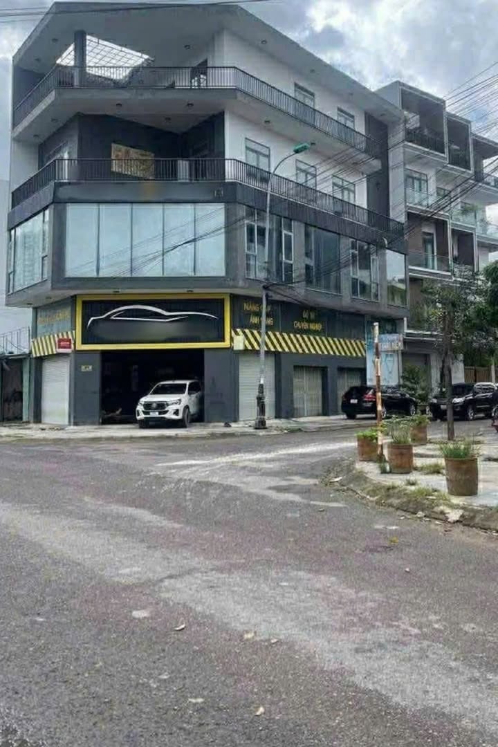 Cho thuê nhà căn góc 2 mặt tiền Hoàng Văn Thụ, Tây Sơn 130m² - Phù hợp làm văn phòng, showroom!