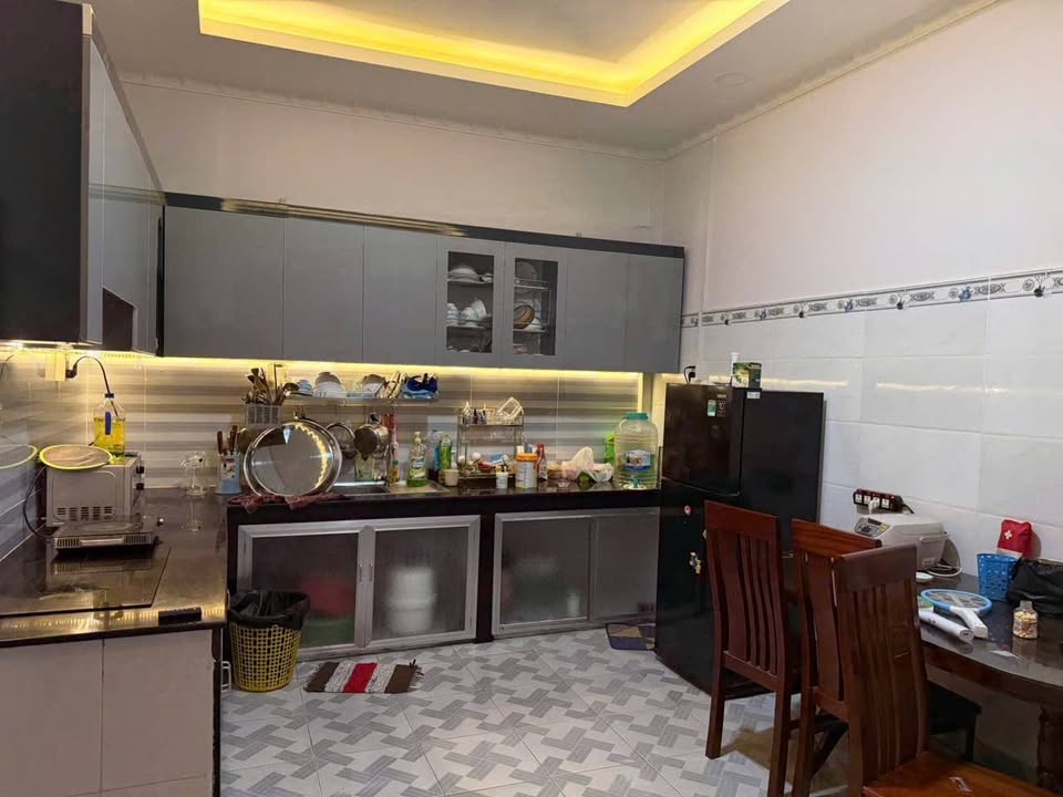 Nhà khu dân cư Hoàng Hảo, 100m² giá 1.5 tỷ - Sổ hồng đầy đủ!