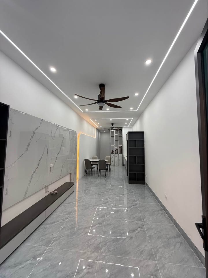 Nhà 3 tầng Đinh Tiên Hoàng, Đông Thành, Ninh Bình 60m² giá thỏa thuận - Vị trí trung tâm thuận tiện!