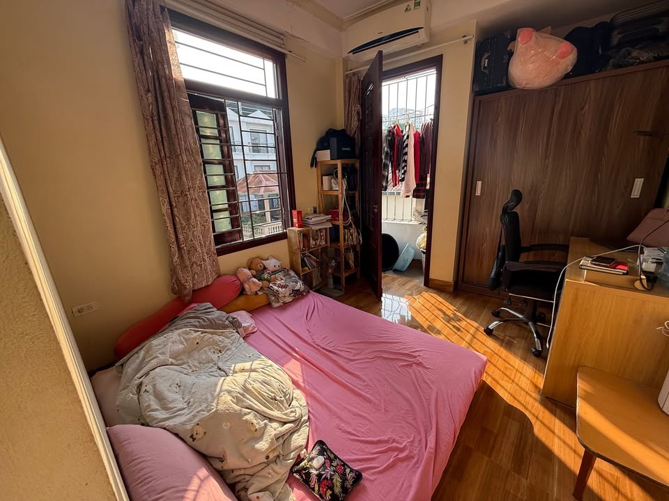 Cho thuê phòng trọ tại Dịch Vọng Hậu, Cầu Giấy 30m² giá 3.5 triệu - Không gian thoải mái, riêng tư!