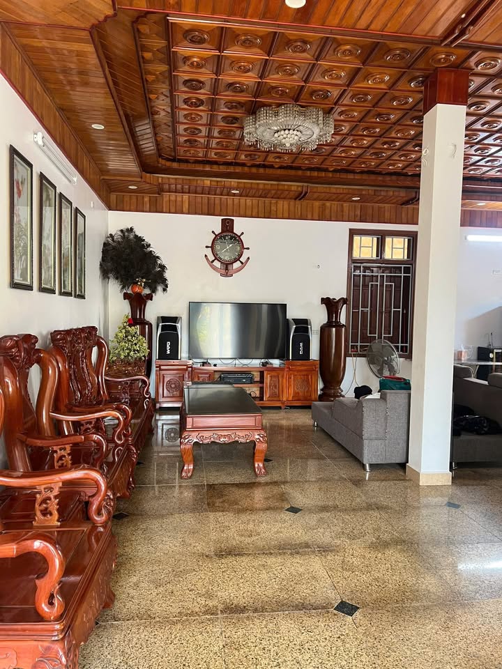 Biệt thự cho thuê tại Khu 3B Giếng Đáy 300m² - Đầy đủ nội thất, chỉ 8 triệu!