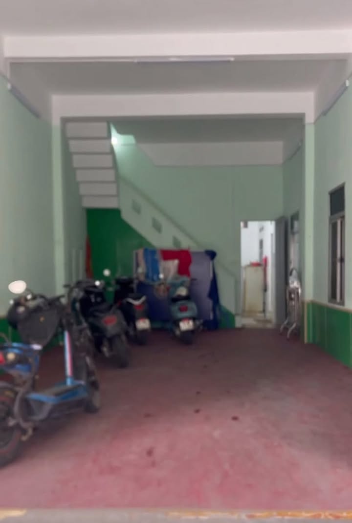 Nhà mặt phố Quyết Thắng, Bình Hàn 93.9m² giá 5 tỷ - Cơ hội sở hữu nhà chính chủ!