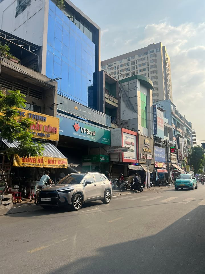 FrontHouse Mặt tiền Phạm Văn Hai 57m² giá 15.9 tỷ - Kinh doanh sầm uất gần Metro!