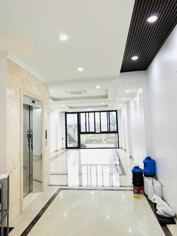 Cho thuê mặt bằng văn phòng 100m² phố Tân Thụy - Giá 10 triệu/tháng, nhận ngay!