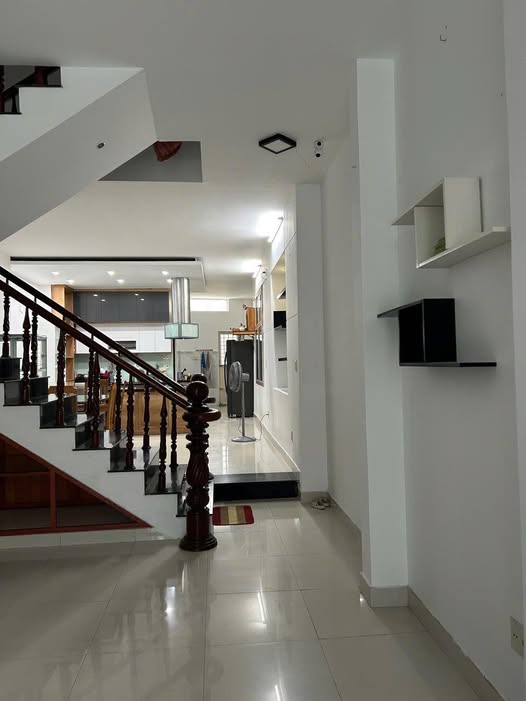 Nhà 3 tầng Nguyễn Hữu Thọ 97m² giá 9.5 tỷ - Vị trí đắc địa gần trung tâm