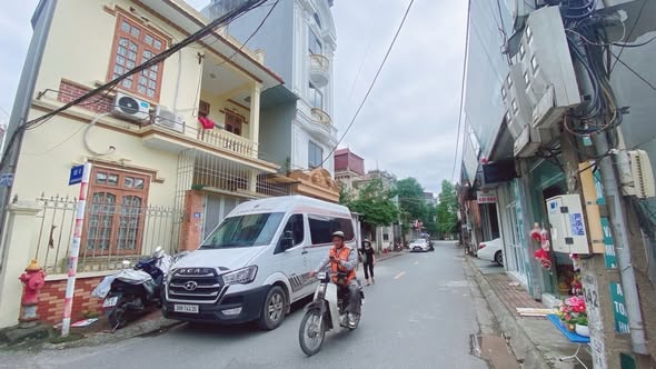 Nhà 4 tầng Giang Biên 30m² giá 6.5 tỷ - Nhà đẹp, vào ở ngay!