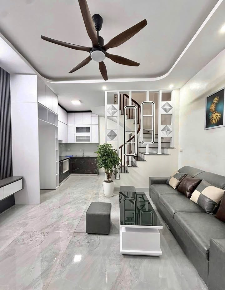 Nhà phố Phạm Văn Đồng, Cầu Giấy - 175m² giá 8 tỷ - Chính chủ, đầy đủ tiện ích