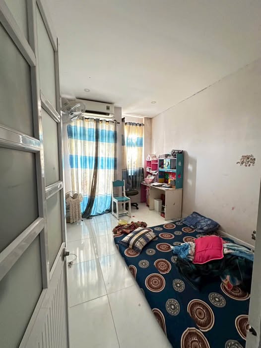 Nhà góc mặt tiền đường HT06, phường Hiệp Thành 36m² giá 2.3 tỷ - Cơ hội đầu tư hấp dẫn!